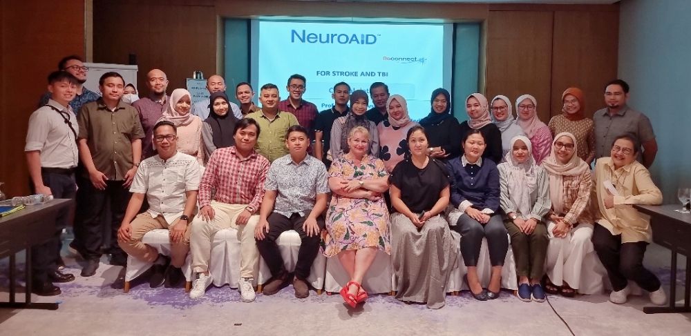 Batam Stroke Seminar: Prof. Anita Arsovska Enlightens Attendees, Thanks to Moleac and PT. Mersifarma Tirmaku Mercusana